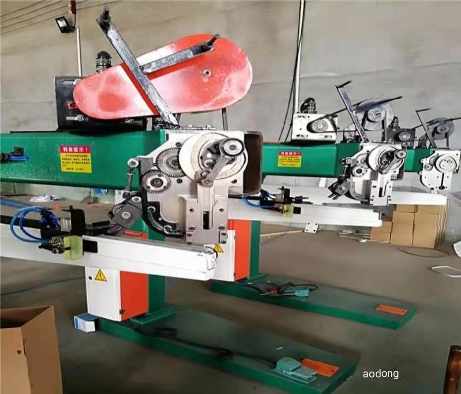 Гофрированная картонная картонная коробка, сшивающая машину с двойным Серво